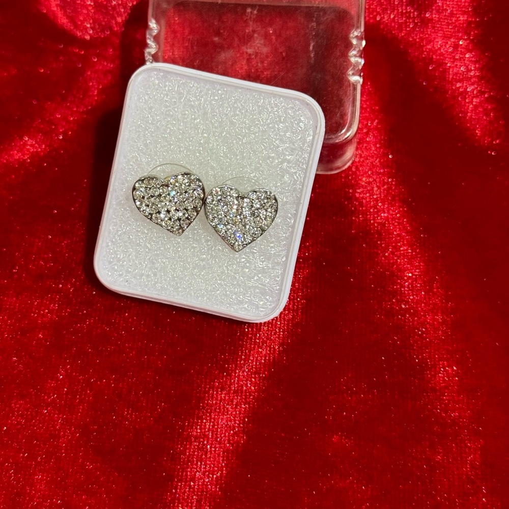 Heartshape studs